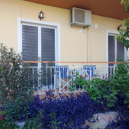 Mema'S Tranquil Studio In Patra - Free Parking Екстериор снимка